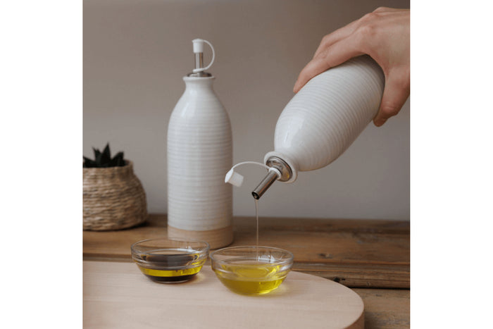 Set de 2 bouteilles à huile et vinaigre KitchenCraft Idilica en grès crème 450ml