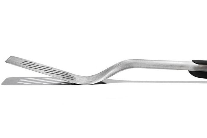 Set de 2 ustensiles pour barbecue OXO - Spatule et pince