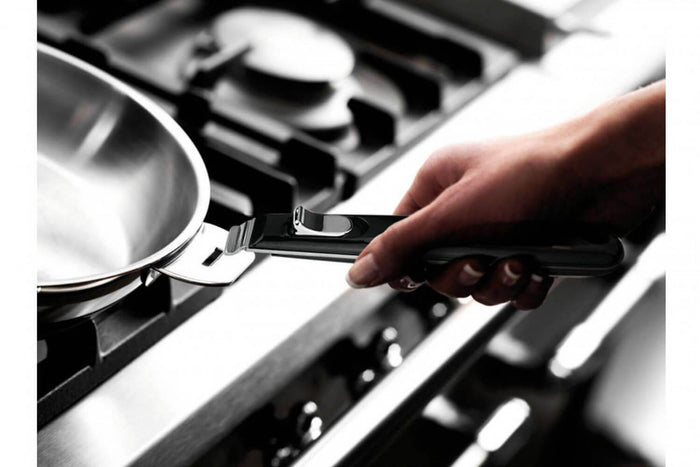 Set de 3 casseroles Lagostina Salvaspazio en inox 16, 18 et 20cm + poignée amovible + détergent