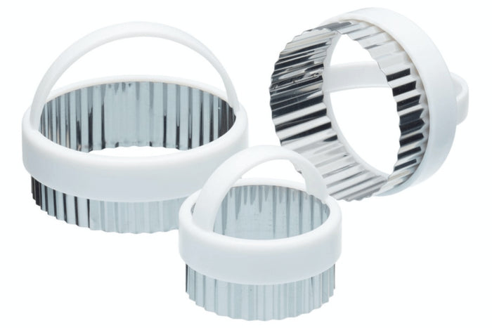 Set de 3 emporte-pièces cannelés KitchenCraft en inox avec poignées
