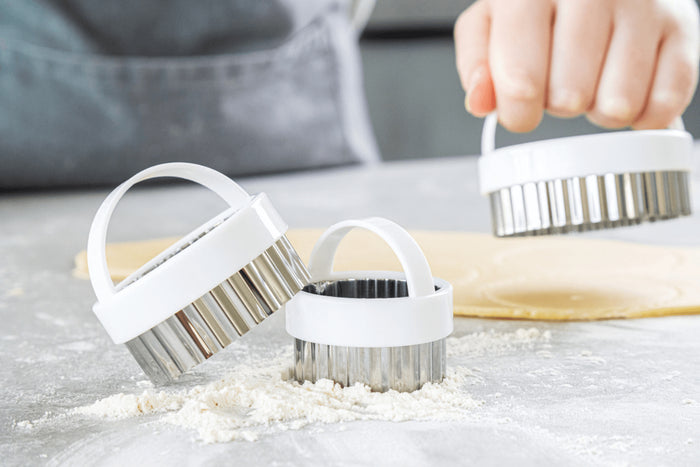 Set de 3 emporte-pièces cannelés KitchenCraft en inox avec poignées