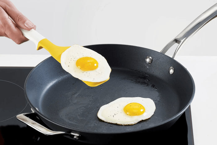 Spatule à oeuf Joseph Joseph Elevate avec reposoir intégré