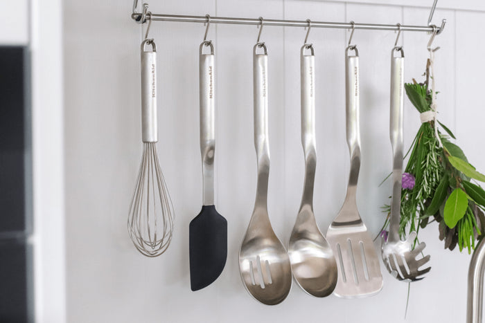 Spatule grattoir Kitchen Aid en silicone et manche en acier inoxydable