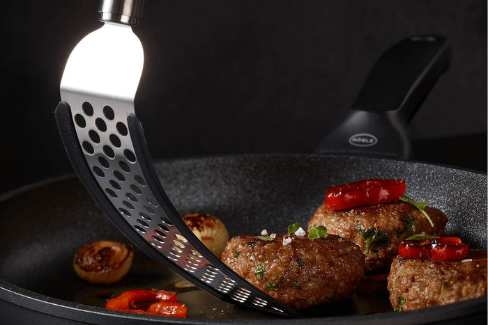 Spatule Rösle coudée perforée en silicone et acier inoxydable 32cm