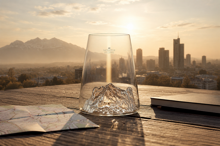 Verre à spiritueux long Alaskan Maker Topographic Dachstein en verre cristallin