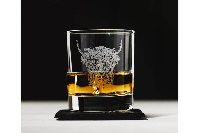 Verre à whisky avec dessous de verre Selbrae House - Motif vache