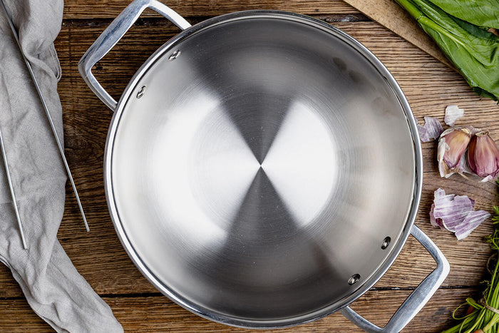 Wok Cristel Castel'Pro 28cm en acier inoxydable 18/10 3 ply 2 anses fixes avec couvercle